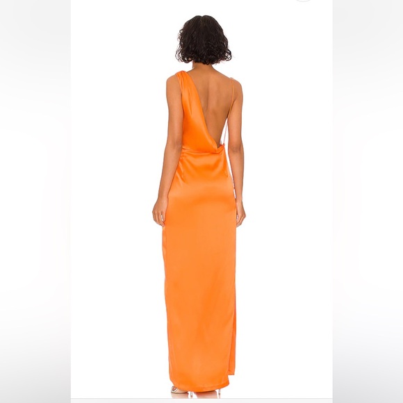 x REVOLVE Arial Gown in Fire (Orange)
Amanda Uprichard
Size: M
100% SILK - Picture 3 of 12